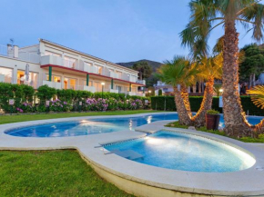 Apartment Palmiers I-9 by Interhome